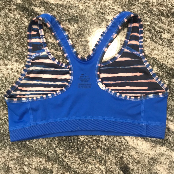 Nike Swoosh Sports Bra - Picture 4 of 5